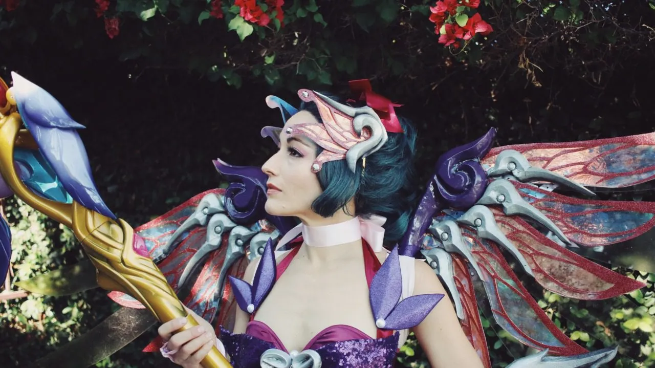 Carolina Ravassa Mercy Overwatch cosplay