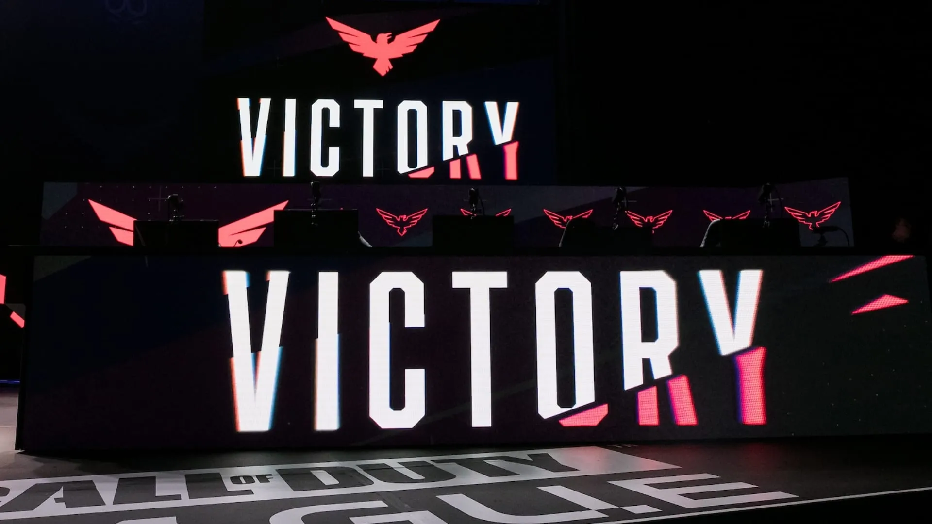 London Royal Ravens Victory logo