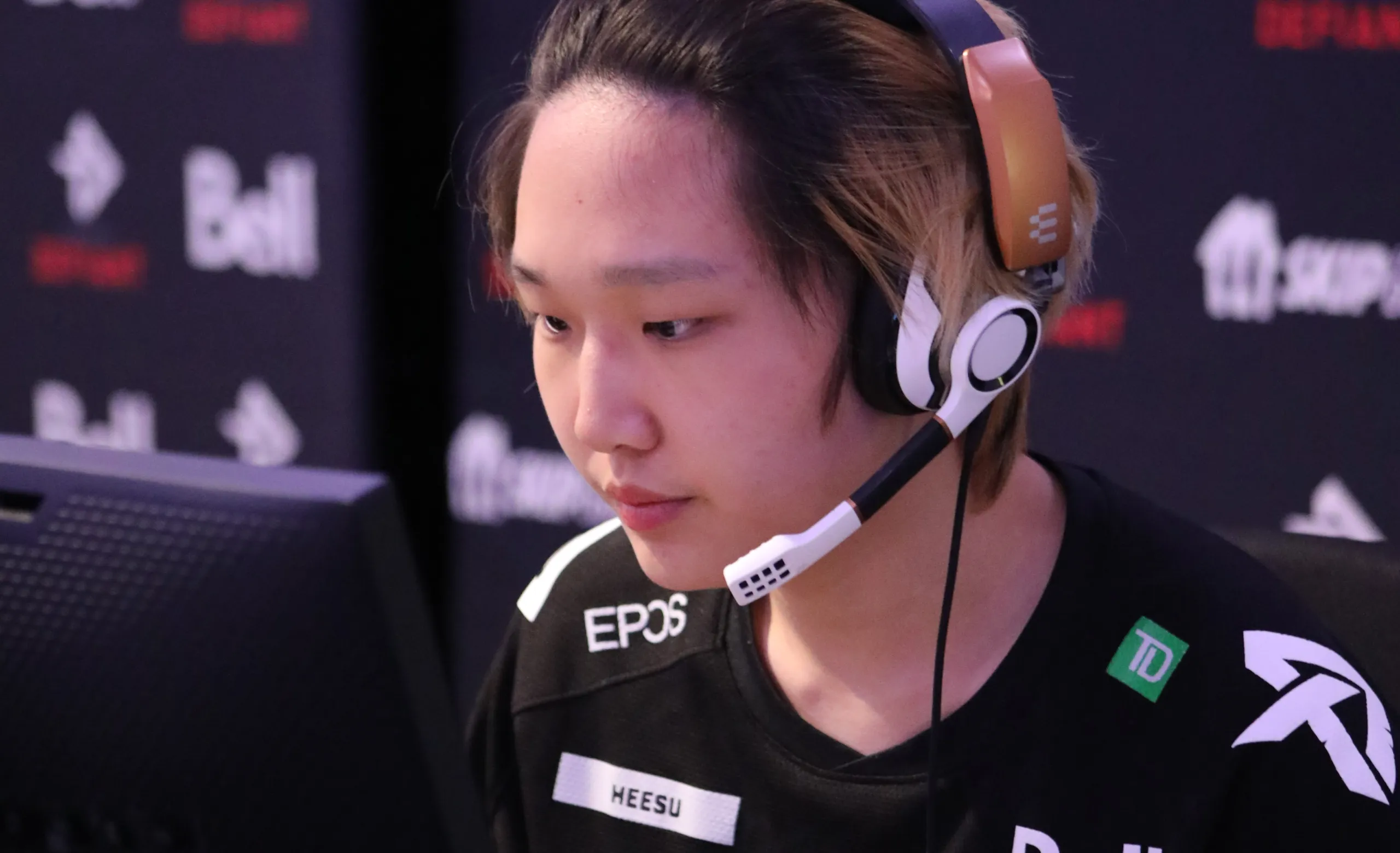 Heesu during a match in overactive media's toronto defiant facility