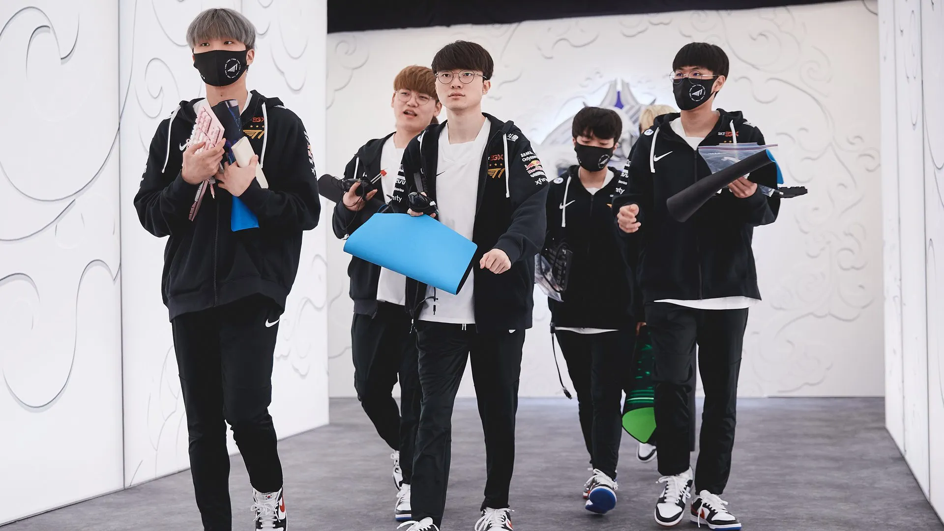 Faker and T1, who are set to face of vs. HLE at Worlds 2021