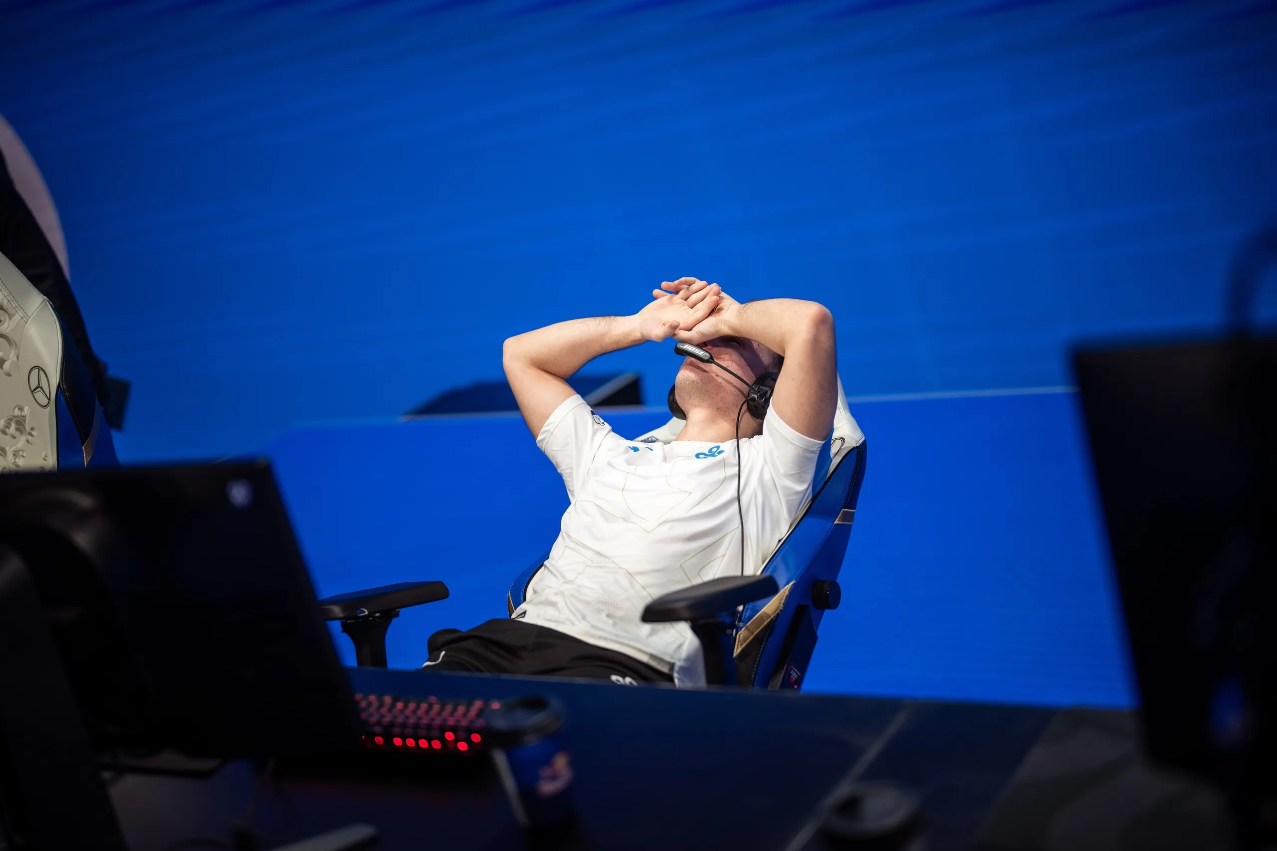 Cloud9 Perkz looks defeated at Worlds 2021