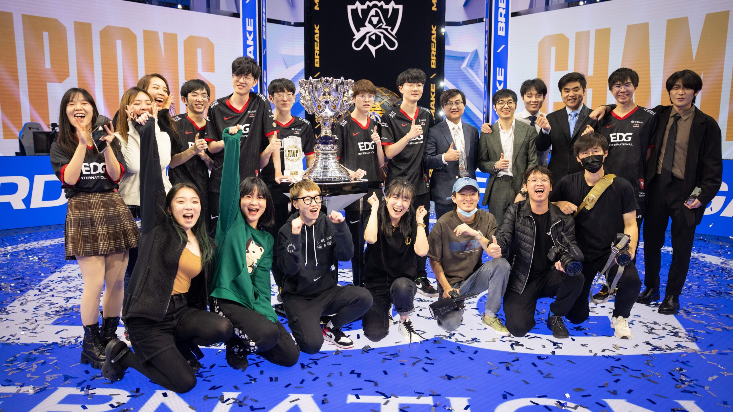 Fans of China first seed Edward Gaming took to the streets to party after the team won the League of Legends Worlds 2021 championship.